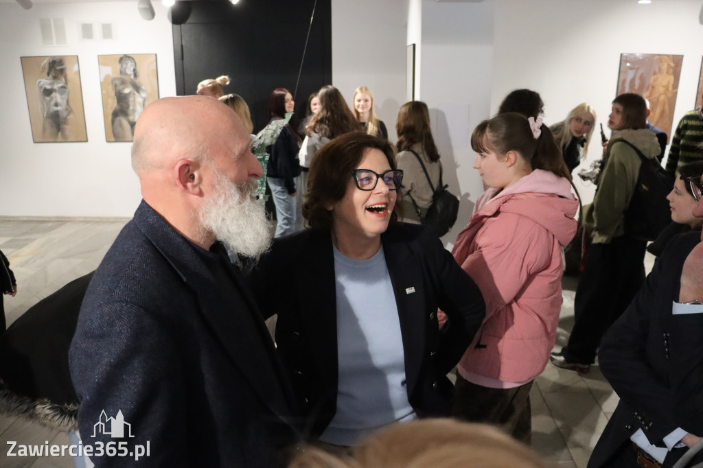 Fotorelacja: Wernisaż wystawy „Między linią a formą II” w MOK Zawiercie