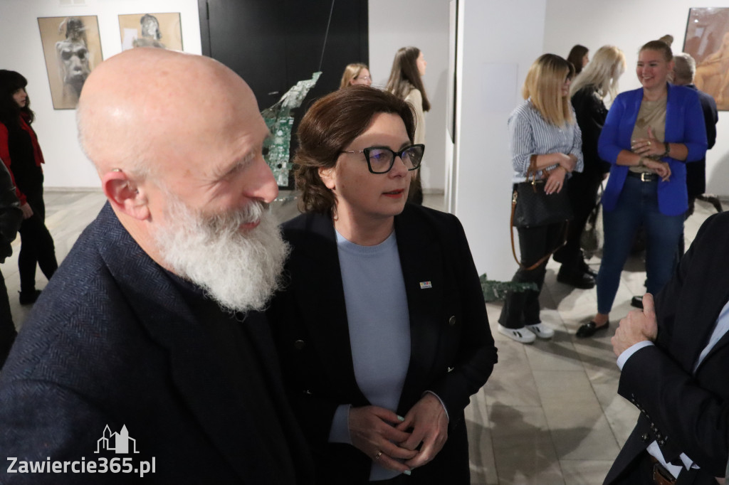 Fotorelacja: Wernisaż wystawy „Między linią a formą II” w MOK Zawiercie