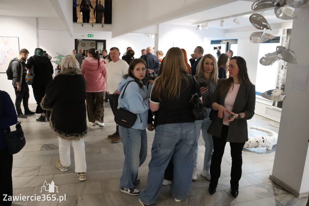 Fotorelacja: Wernisaż wystawy „Między linią a formą II” w MOK Zawiercie