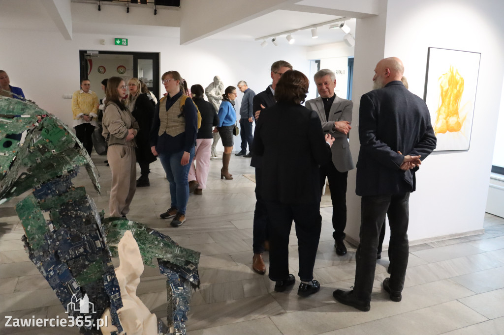 Fotorelacja: Wernisaż wystawy „Między linią a formą II” w MOK Zawiercie