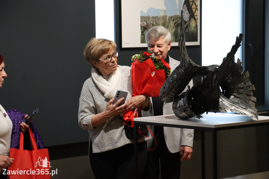 Fotorelacja: Wernisaż wystawy „Między linią a formą II” w MOK Zawiercie