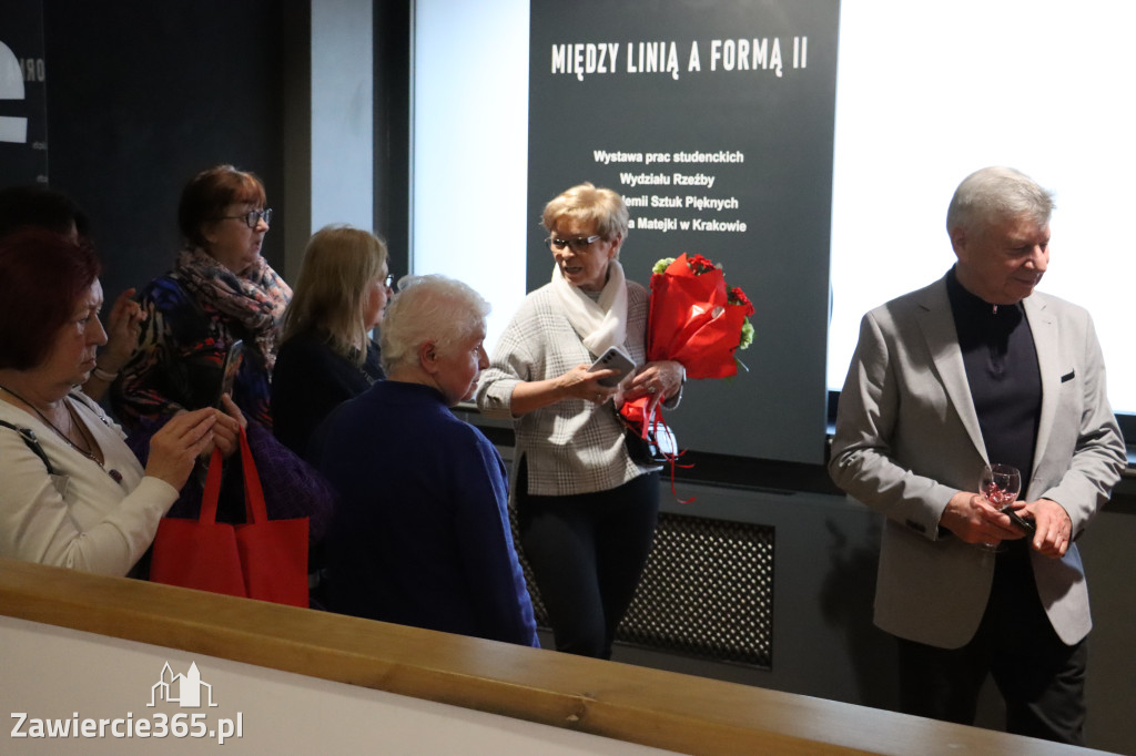 Fotorelacja: Wernisaż wystawy „Między linią a formą II” w MOK Zawiercie