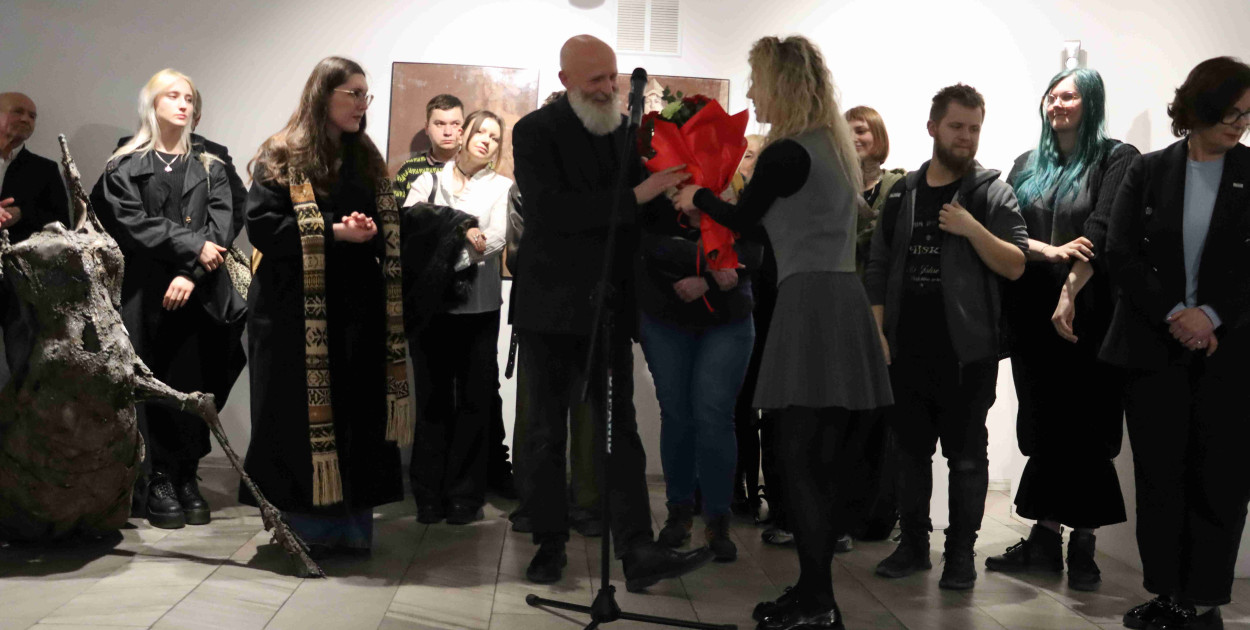 Fotorelacja: Wernisaż wystawy „Między linią a formą II” w MOK Zawiercie