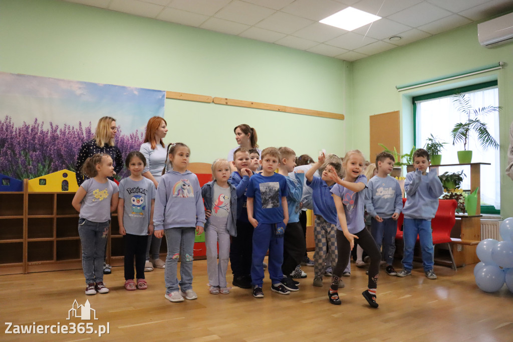 Fotorelacja: NIEBIESKIE IGRZYSKA w Przedszkolu Integracyjnym nr 3 w Zawierciu