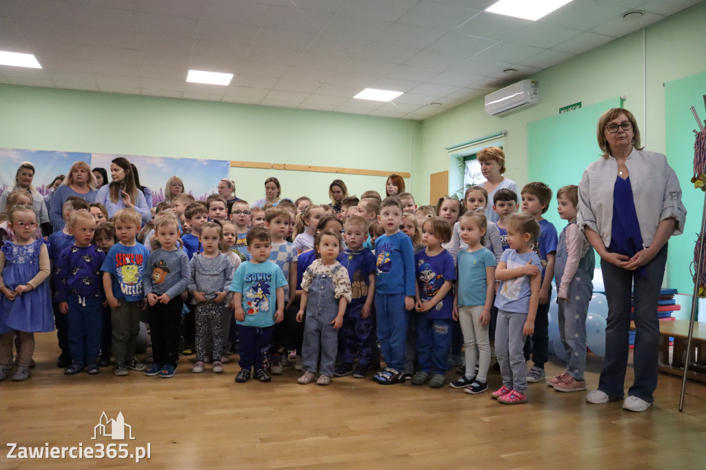 Fotorelacja: NIEBIESKIE IGRZYSKA w Przedszkolu Integracyjnym nr 3 w Zawierciu