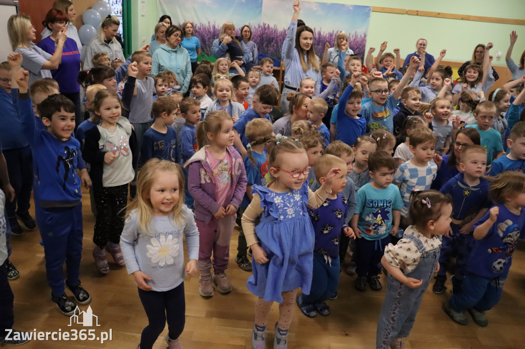Fotorelacja: NIEBIESKIE IGRZYSKA w Przedszkolu Integracyjnym nr 3 w Zawierciu