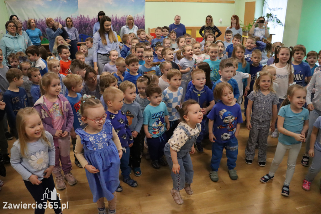 Fotorelacja: NIEBIESKIE IGRZYSKA w Przedszkolu Integracyjnym nr 3 w Zawierciu