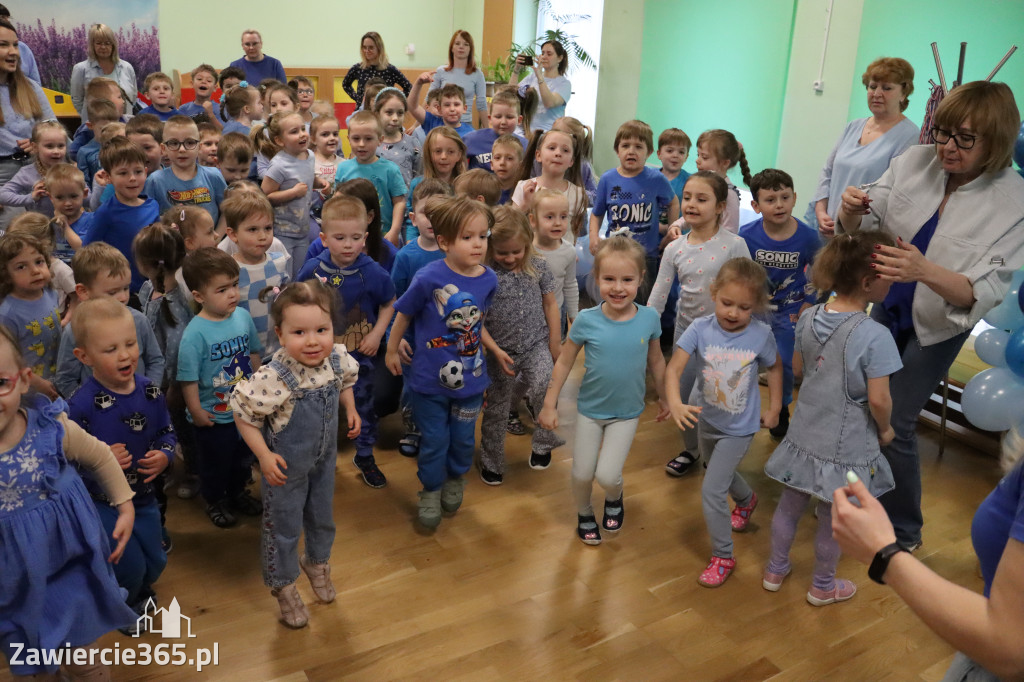Fotorelacja: NIEBIESKIE IGRZYSKA w Przedszkolu Integracyjnym nr 3 w Zawierciu
