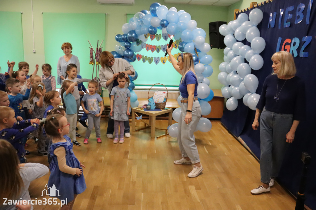 Fotorelacja: NIEBIESKIE IGRZYSKA w Przedszkolu Integracyjnym nr 3 w Zawierciu