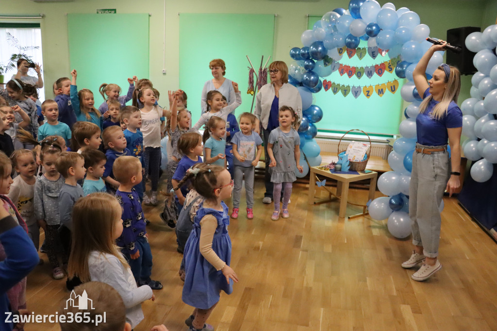Fotorelacja: NIEBIESKIE IGRZYSKA w Przedszkolu Integracyjnym nr 3 w Zawierciu