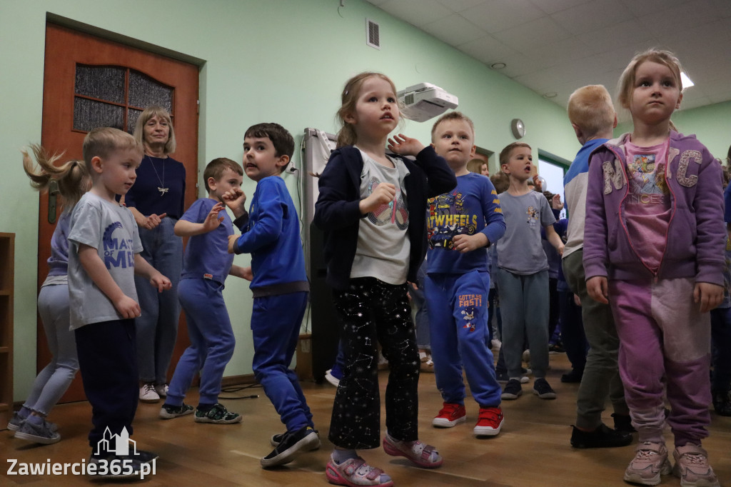 Fotorelacja: NIEBIESKIE IGRZYSKA w Przedszkolu Integracyjnym nr 3 w Zawierciu