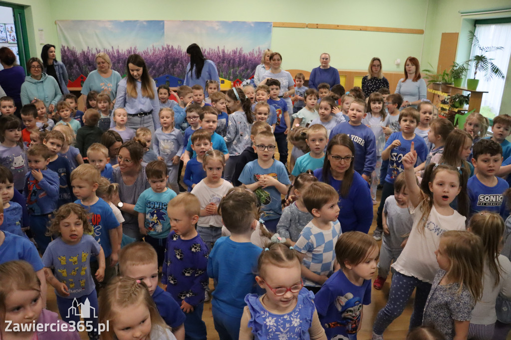 Fotorelacja: NIEBIESKIE IGRZYSKA w Przedszkolu Integracyjnym nr 3 w Zawierciu