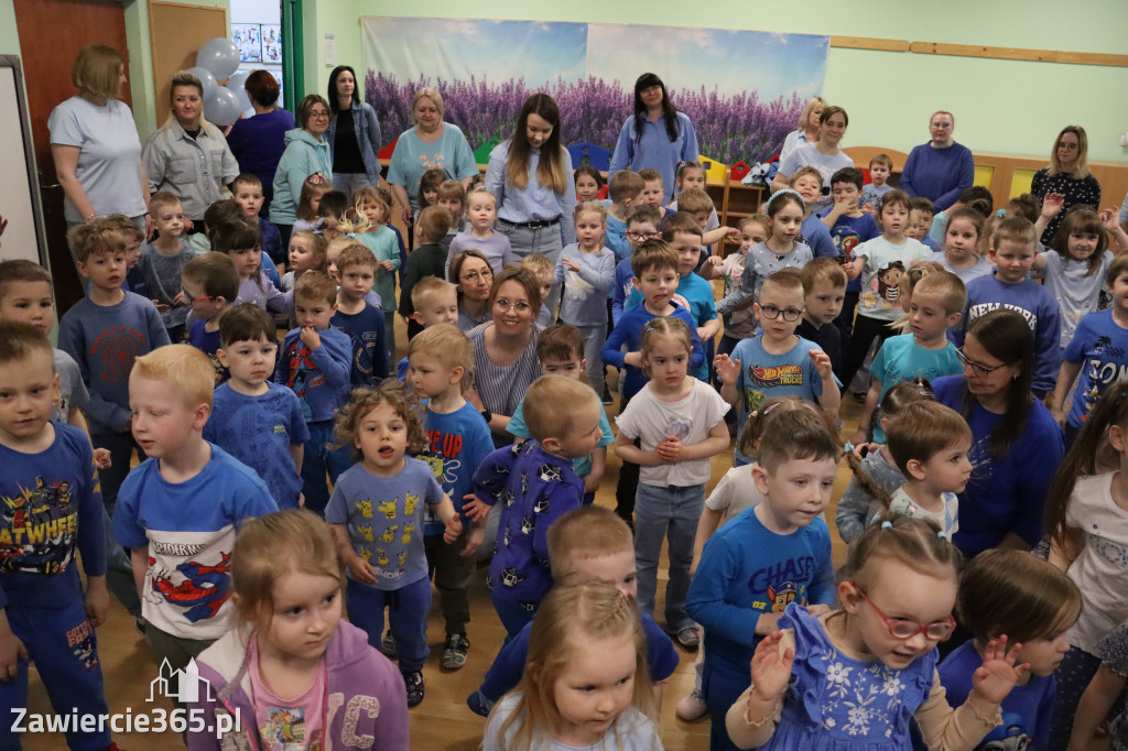 Fotorelacja: NIEBIESKIE IGRZYSKA w Przedszkolu Integracyjnym nr 3 w Zawierciu