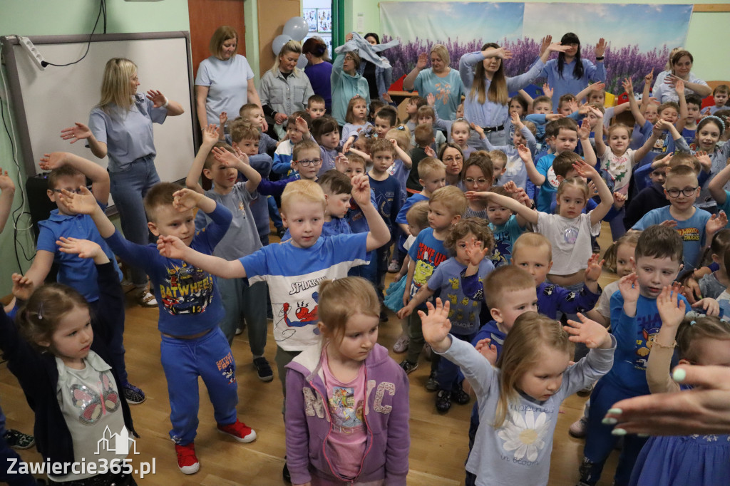 Fotorelacja: NIEBIESKIE IGRZYSKA w Przedszkolu Integracyjnym nr 3 w Zawierciu