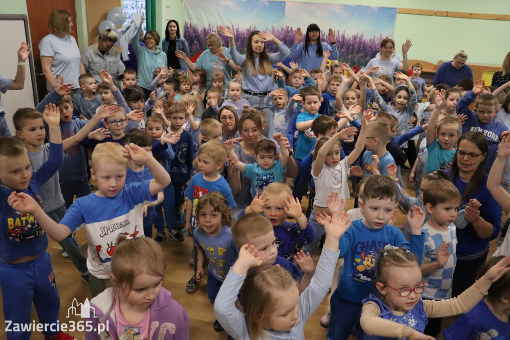 Fotorelacja: NIEBIESKIE IGRZYSKA w Przedszkolu Integracyjnym nr 3 w Zawierciu