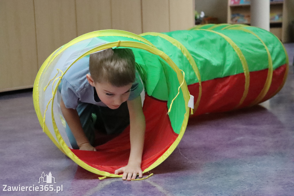 Fotorelacja: NIEBIESKIE IGRZYSKA w Przedszkolu Integracyjnym nr 3 w Zawierciu