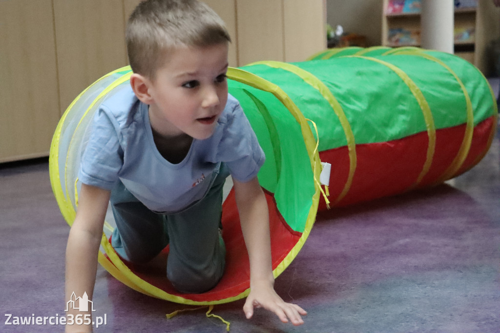 Fotorelacja: NIEBIESKIE IGRZYSKA w Przedszkolu Integracyjnym nr 3 w Zawierciu