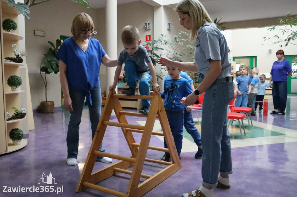Fotorelacja: NIEBIESKIE IGRZYSKA w Przedszkolu Integracyjnym nr 3 w Zawierciu