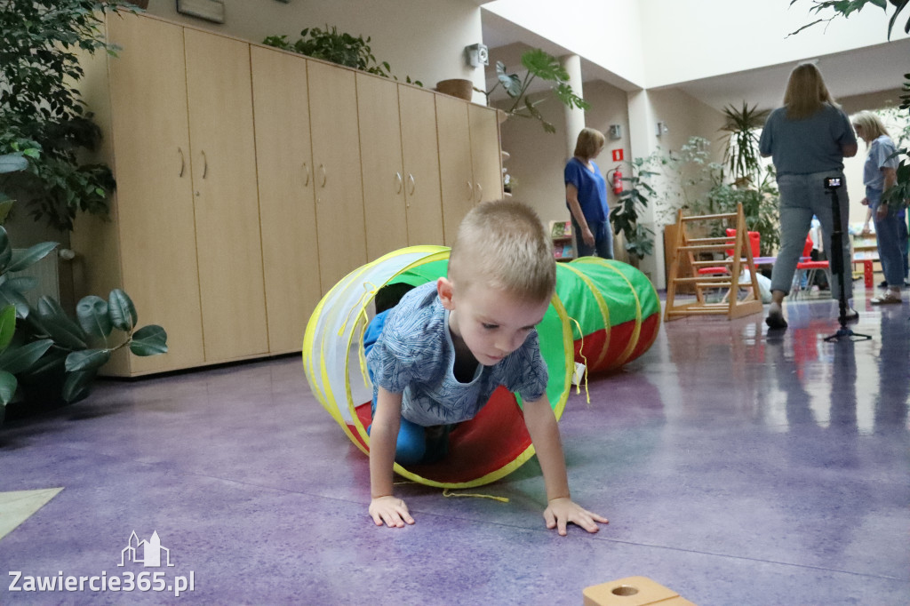 Fotorelacja: NIEBIESKIE IGRZYSKA w Przedszkolu Integracyjnym nr 3 w Zawierciu