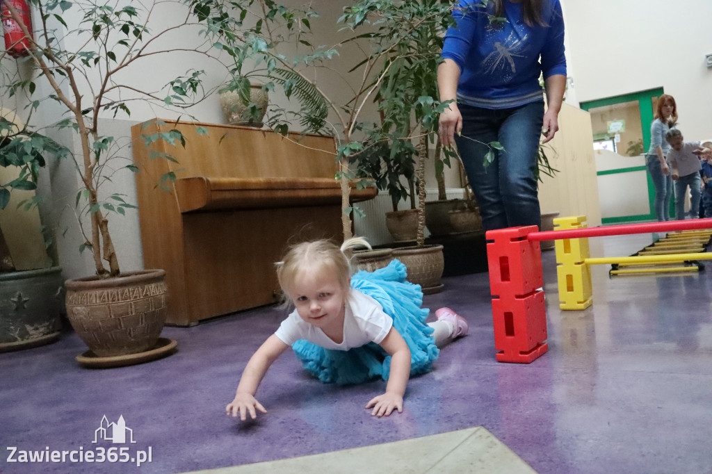 Fotorelacja: NIEBIESKIE IGRZYSKA w Przedszkolu Integracyjnym nr 3 w Zawierciu