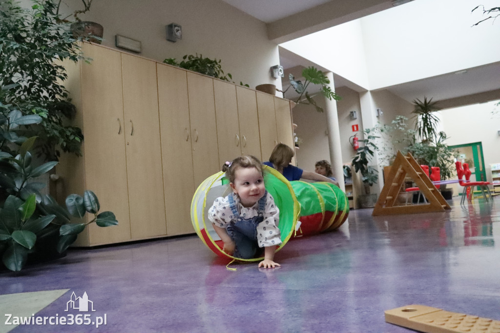 Fotorelacja: NIEBIESKIE IGRZYSKA w Przedszkolu Integracyjnym nr 3 w Zawierciu