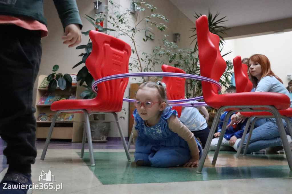 Fotorelacja: NIEBIESKIE IGRZYSKA w Przedszkolu Integracyjnym nr 3 w Zawierciu