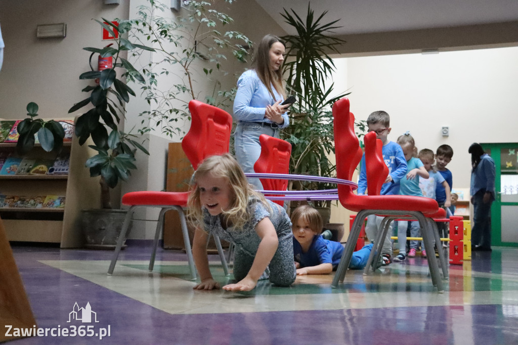 Fotorelacja: NIEBIESKIE IGRZYSKA w Przedszkolu Integracyjnym nr 3 w Zawierciu