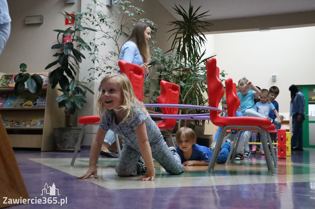 Fotorelacja: NIEBIESKIE IGRZYSKA w Przedszkolu Integracyjnym nr 3 w Zawierciu