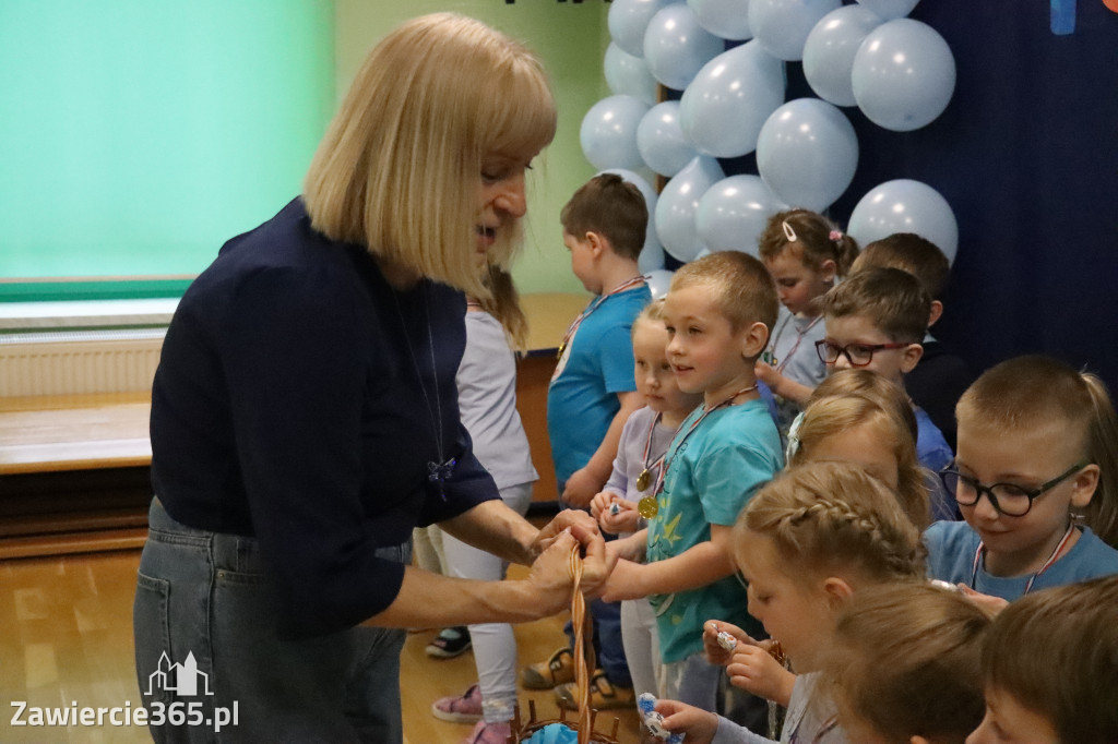Fotorelacja: NIEBIESKIE IGRZYSKA w Przedszkolu Integracyjnym nr 3 w Zawierciu