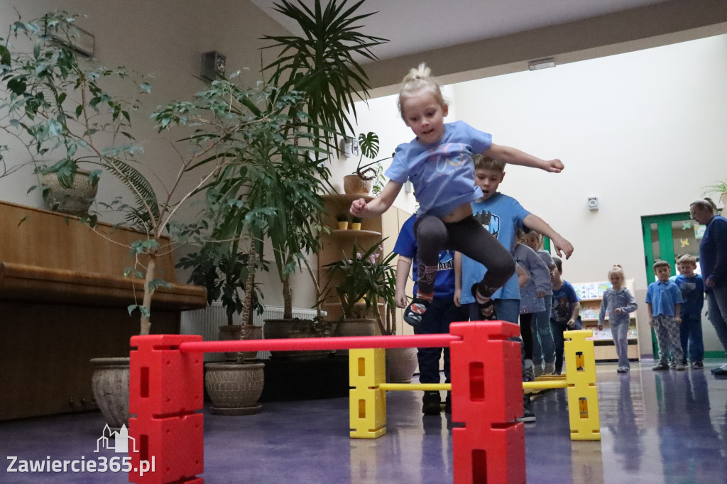 Fotorelacja: NIEBIESKIE IGRZYSKA w Przedszkolu Integracyjnym nr 3 w Zawierciu