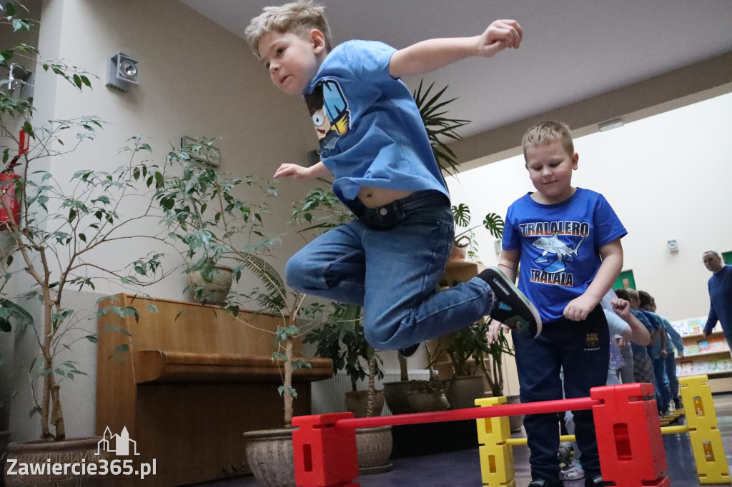 Fotorelacja: NIEBIESKIE IGRZYSKA w Przedszkolu Integracyjnym nr 3 w Zawierciu