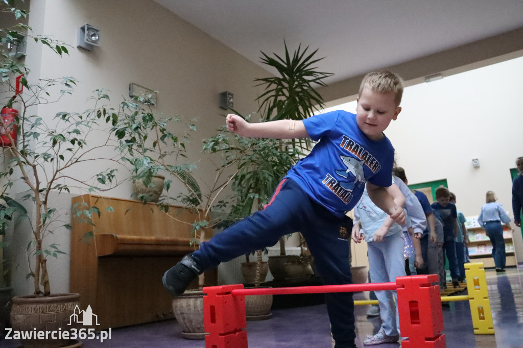 Fotorelacja: NIEBIESKIE IGRZYSKA w Przedszkolu Integracyjnym nr 3 w Zawierciu