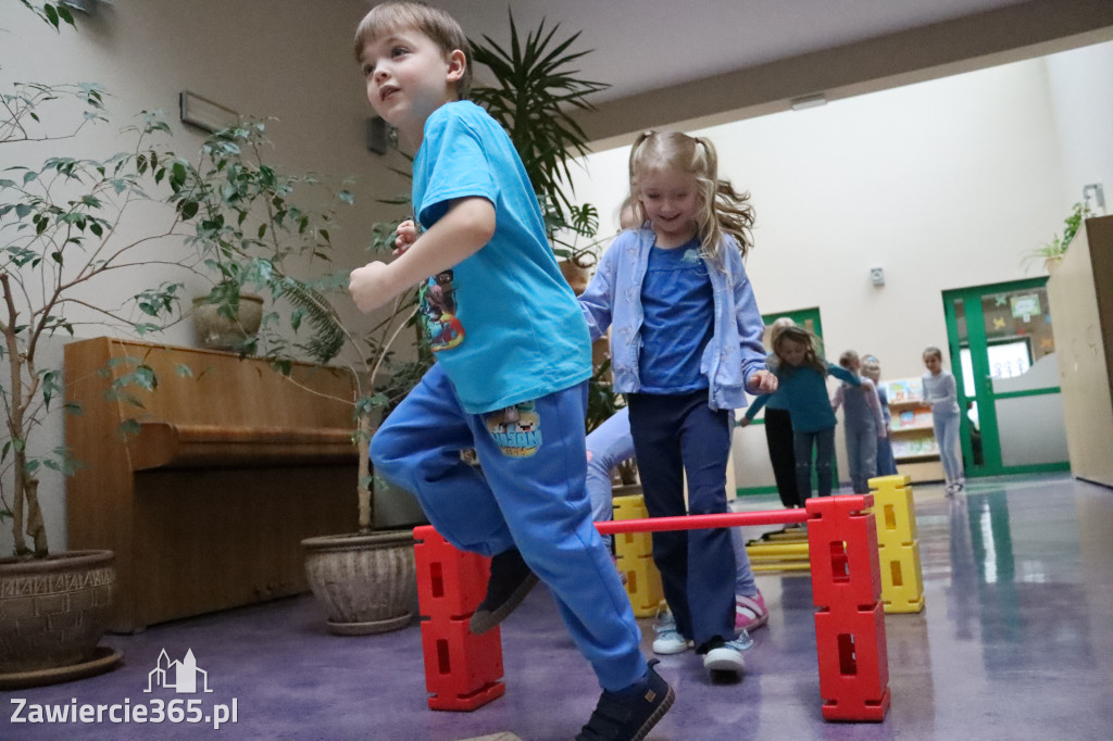 Fotorelacja: NIEBIESKIE IGRZYSKA w Przedszkolu Integracyjnym nr 3 w Zawierciu