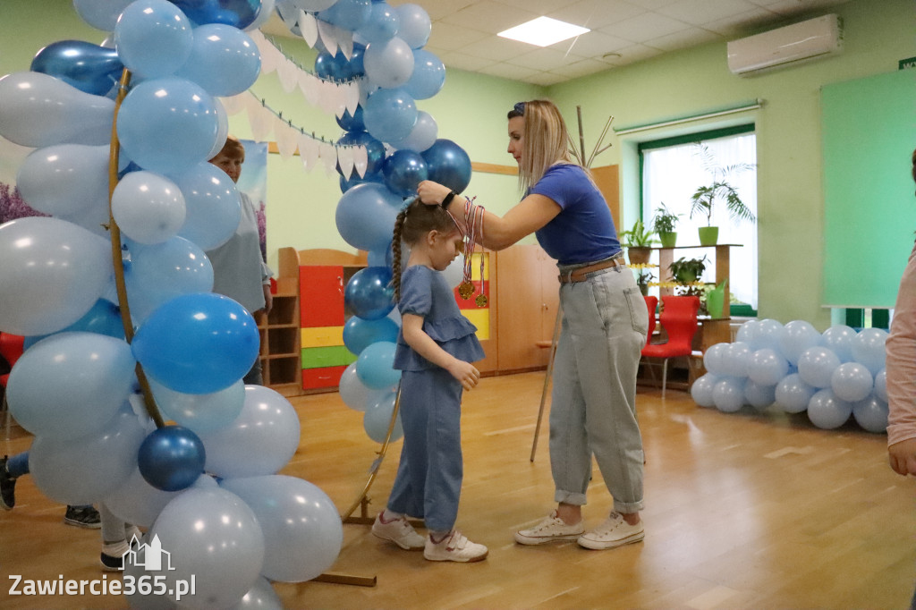 Fotorelacja: NIEBIESKIE IGRZYSKA w Przedszkolu Integracyjnym nr 3 w Zawierciu