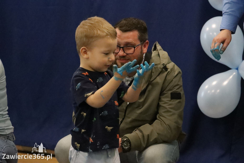 Fotorelacja: SENSOPLASTYKA NA NIEBIESKO w Przedszkolu Integracyjnym nr 3 w Zawierciu