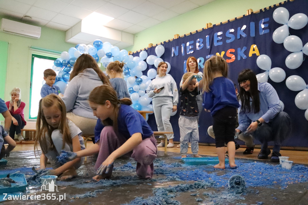 Fotorelacja: SENSOPLASTYKA NA NIEBIESKO w Przedszkolu Integracyjnym nr 3 w Zawierciu