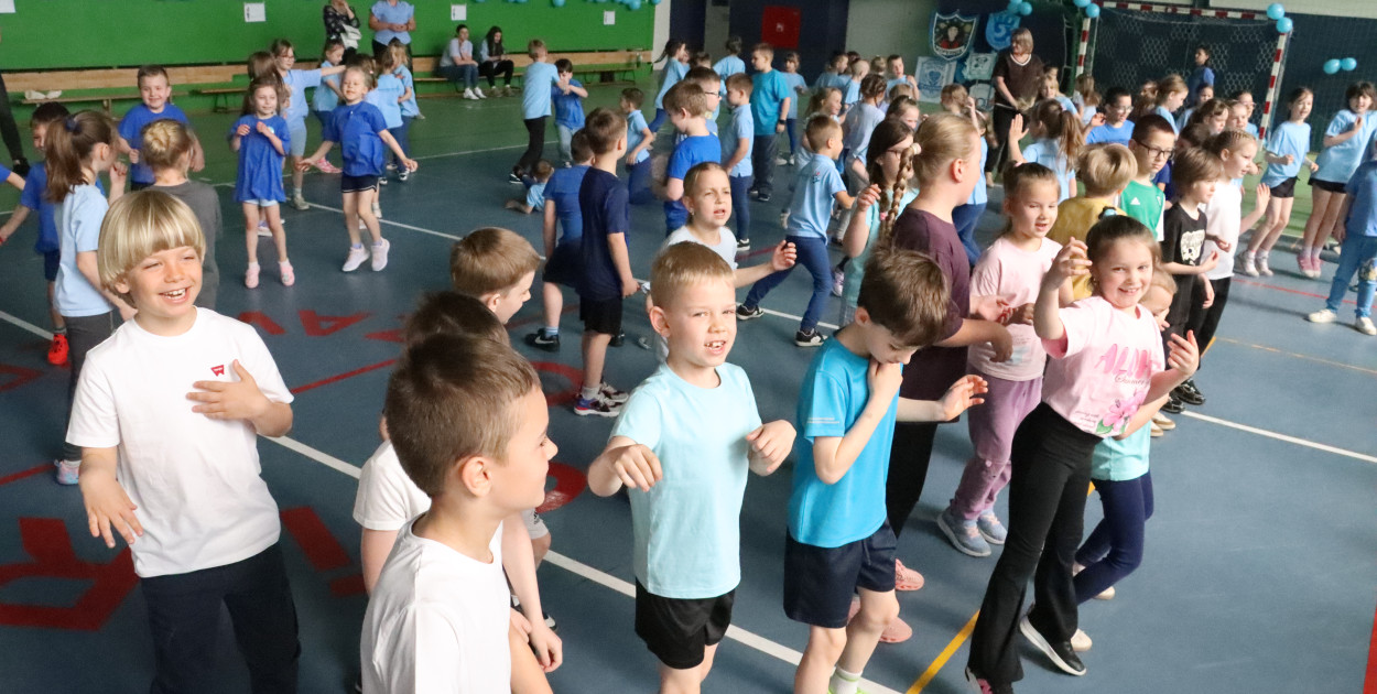 Fotorelacja I: Niebieskie Igrzyska zorganizowane przez SP4 w Zawierciu