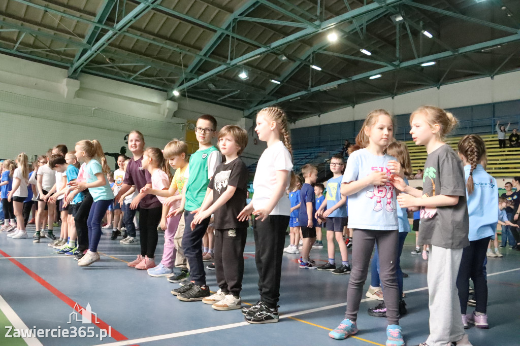 Fotorelacja I: Niebieskie Igrzyska zorganizowane przez SP4 w Zawierciu