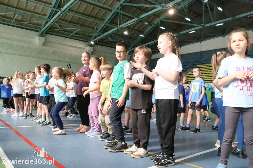 Fotorelacja I: Niebieskie Igrzyska zorganizowane przez SP4 w Zawierciu