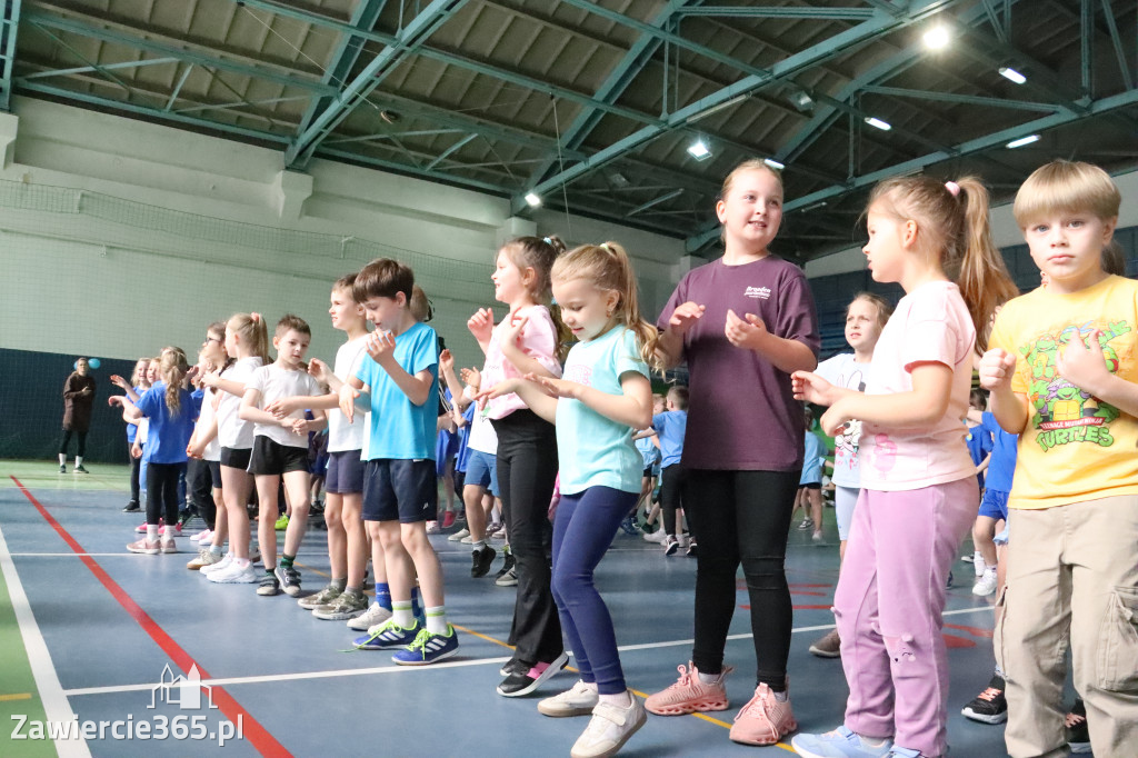 Fotorelacja I: Niebieskie Igrzyska zorganizowane przez SP4 w Zawierciu