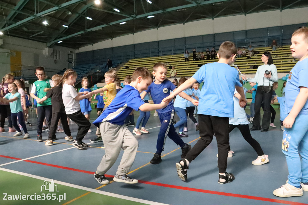 Fotorelacja I: Niebieskie Igrzyska zorganizowane przez SP4 w Zawierciu