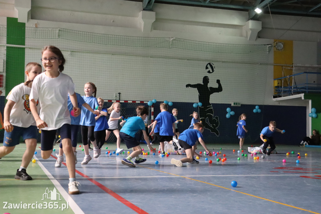 Fotorelacja I: Niebieskie Igrzyska zorganizowane przez SP4 w Zawierciu