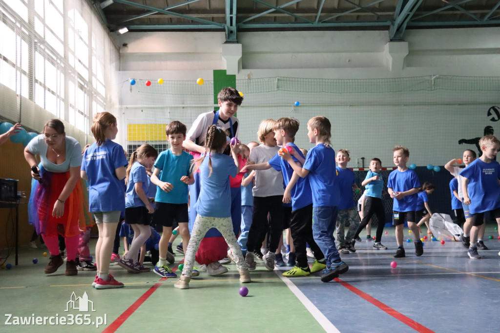 Fotorelacja I: Niebieskie Igrzyska zorganizowane przez SP4 w Zawierciu