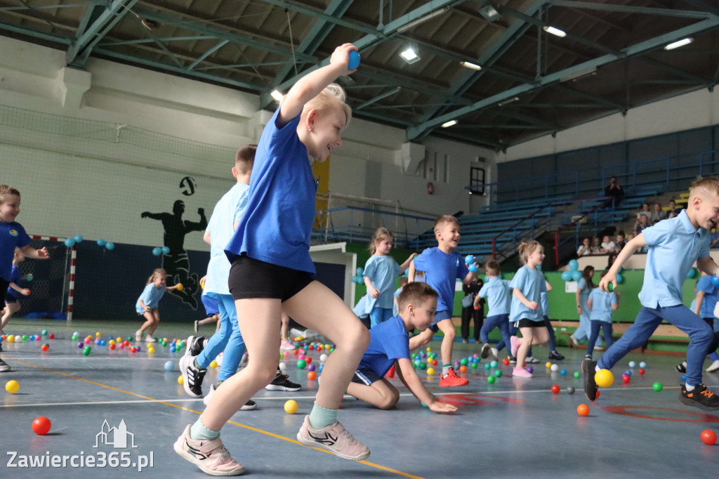 Fotorelacja I: Niebieskie Igrzyska zorganizowane przez SP4 w Zawierciu