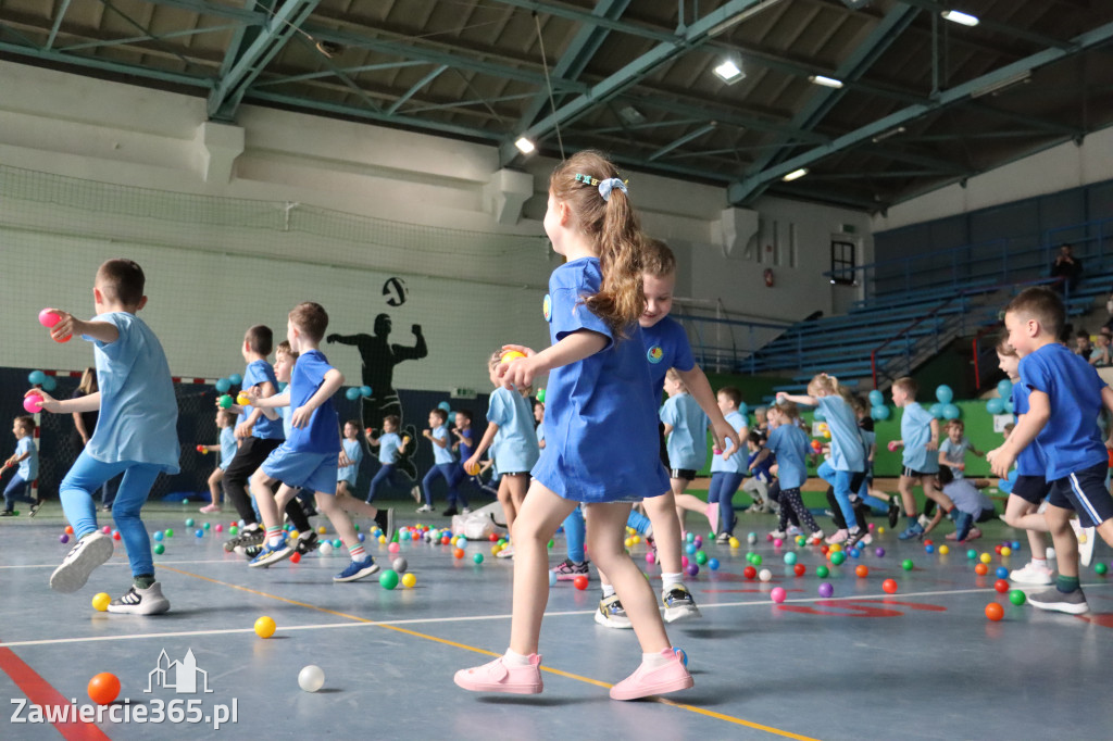 Fotorelacja I: Niebieskie Igrzyska zorganizowane przez SP4 w Zawierciu