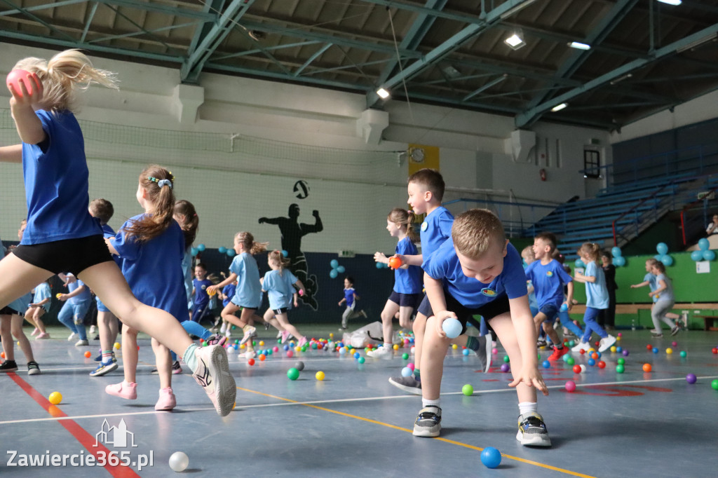 Fotorelacja I: Niebieskie Igrzyska zorganizowane przez SP4 w Zawierciu