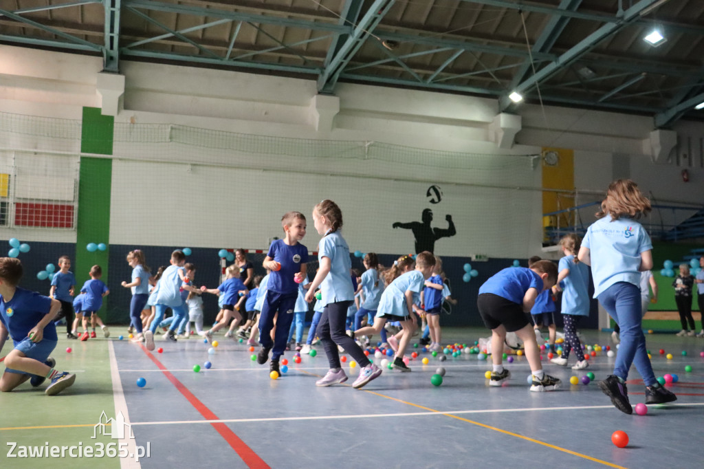 Fotorelacja I: Niebieskie Igrzyska zorganizowane przez SP4 w Zawierciu