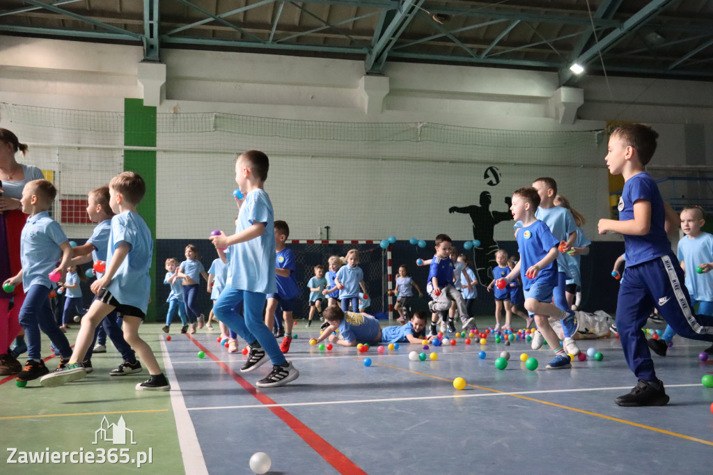 Fotorelacja I: Niebieskie Igrzyska zorganizowane przez SP4 w Zawierciu
