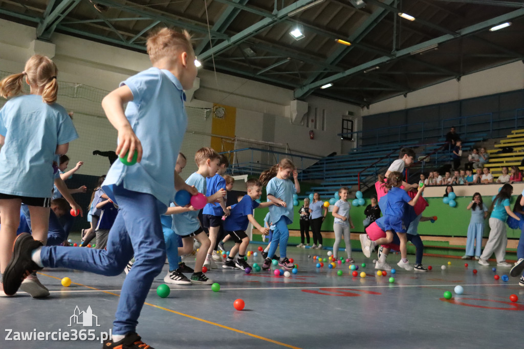 Fotorelacja I: Niebieskie Igrzyska zorganizowane przez SP4 w Zawierciu