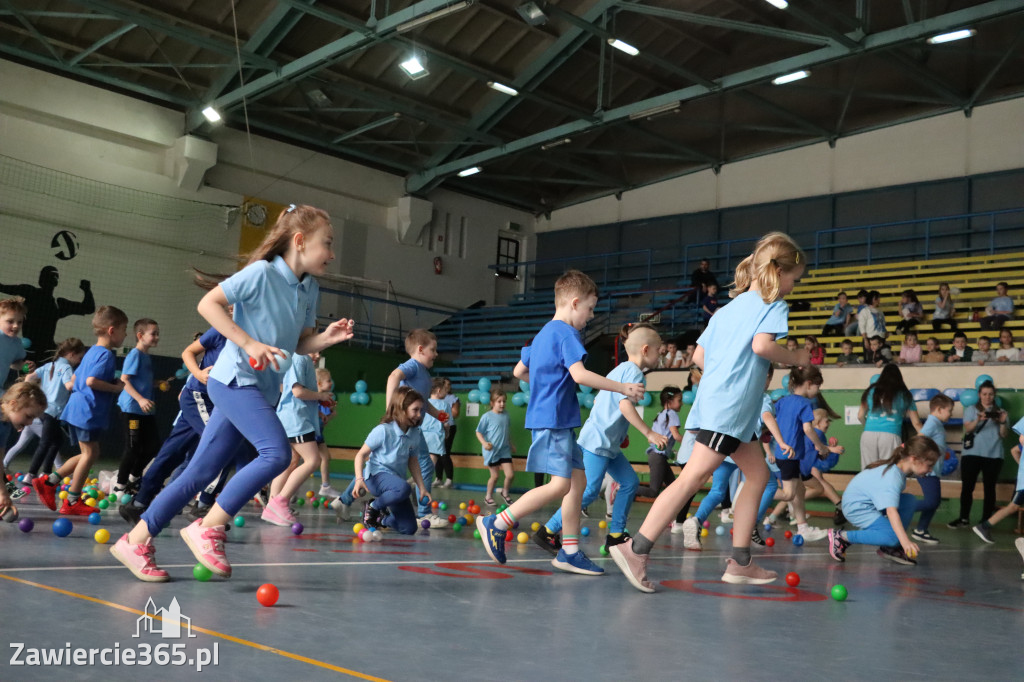 Fotorelacja I: Niebieskie Igrzyska zorganizowane przez SP4 w Zawierciu